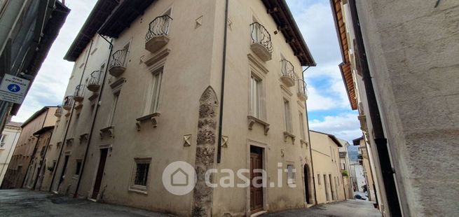 Ufficio in commerciale in Via Accursio 12
