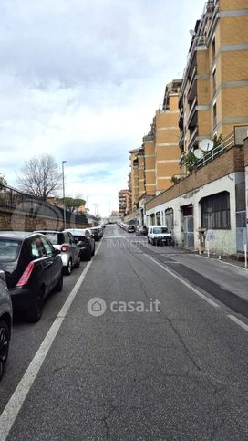 Box/posto auto in residenziale in Via della Magliana Antica