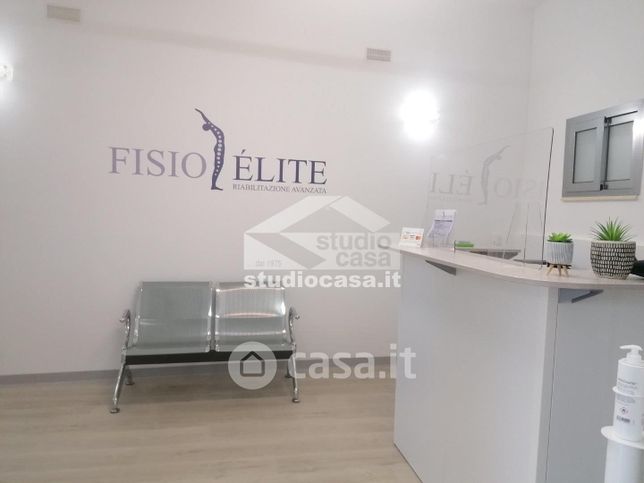 Ufficio in commerciale in