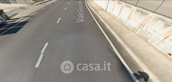 Box/posto auto in residenziale in Via Rocco Anselmini 2