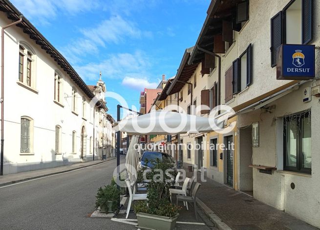 Attivitã /licenza (con o senza mura) in commerciale in Via Pracchiuso