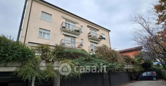 Appartamento in residenziale in Via Segantini 21