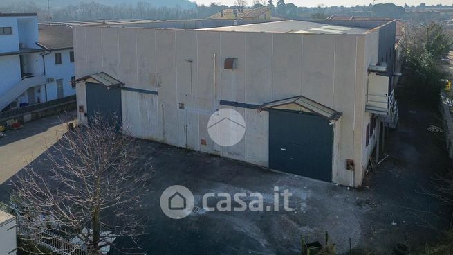 Capannone in commerciale in Via G. Pastore 13