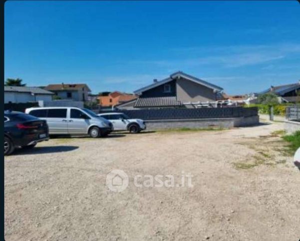 Box/posto auto in residenziale in Via di Vermicino