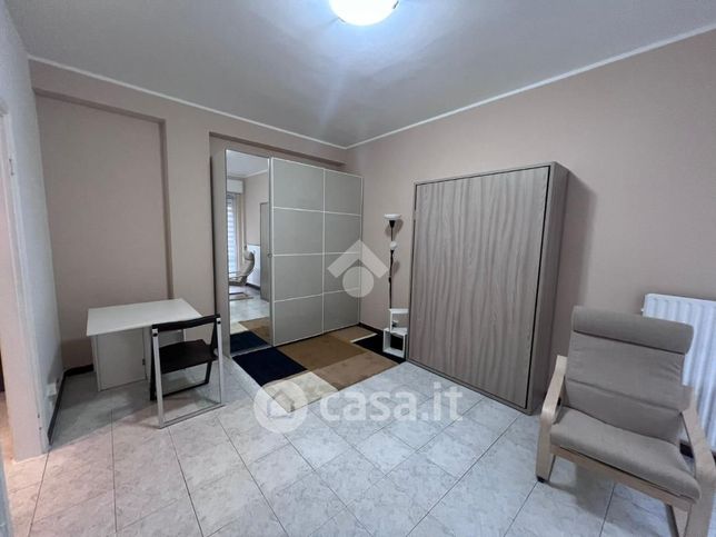 Appartamento in residenziale in Via Sebino 18