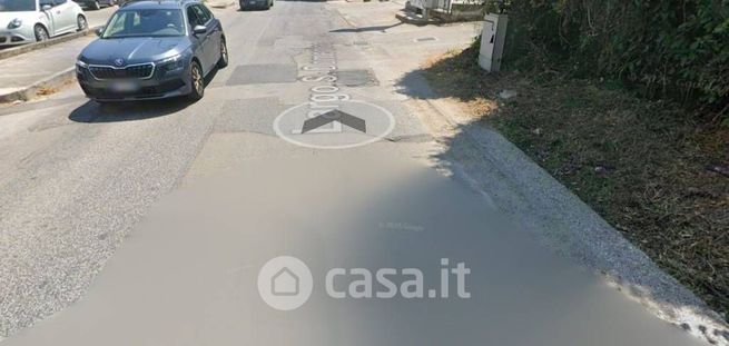 Box/posto auto in residenziale in Via Sferracavalli