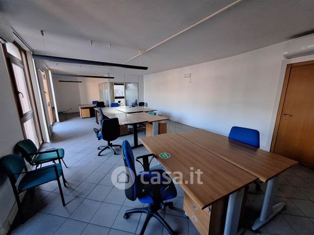 Ufficio in commerciale in 