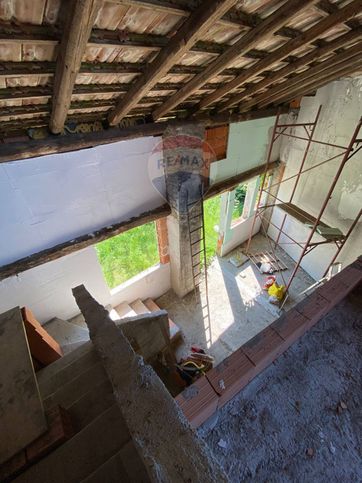 Rustico/casale in residenziale in Via Monte Rosa 12