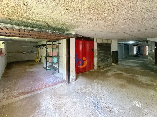Box/posto auto in residenziale in Via Oberdan 21