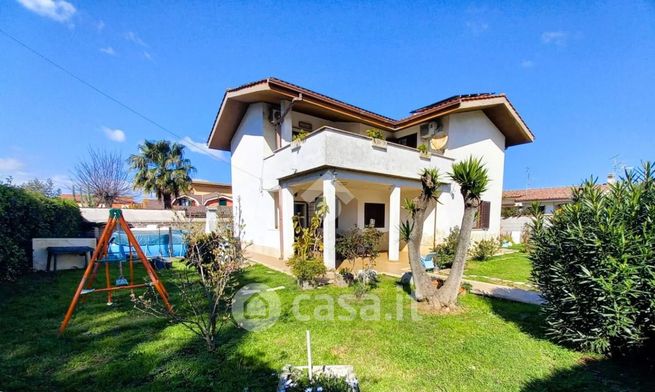 Villa in residenziale in Via Pordenone 5