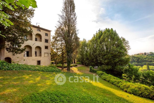 Villa in residenziale in 