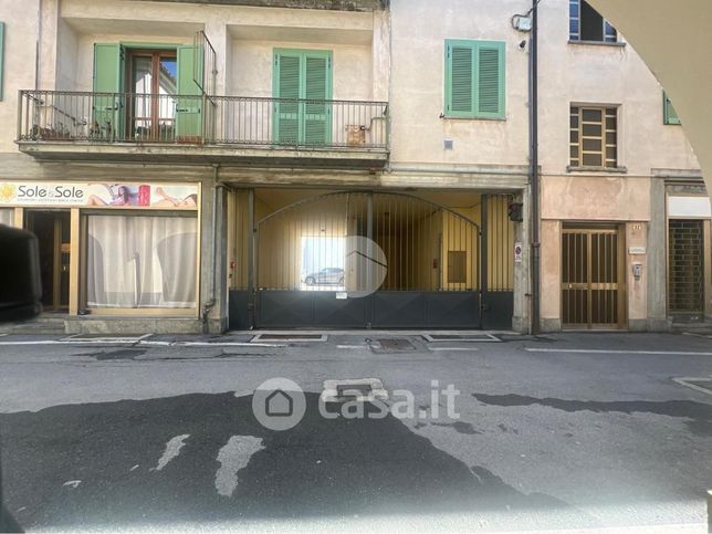 Box/posto auto in residenziale in Via Muratori