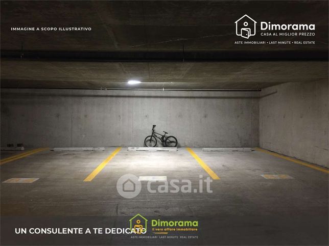 Box/posto auto in residenziale in Via Luigi Pirandello 10