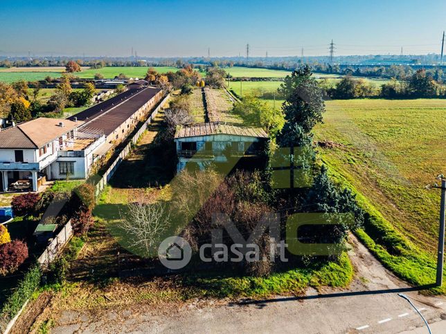 Capannone in commerciale in Cascine San Pietro 385