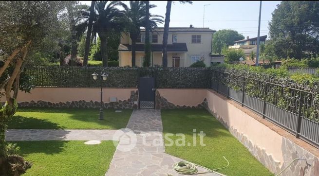Casa bi/trifamiliare in residenziale in Via Brentonico
