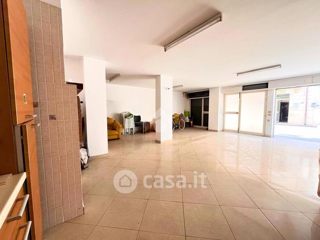 Capannone in commerciale in Via Calabria 99