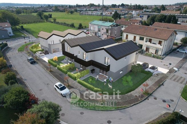 Villetta a schiera in residenziale in Via Giacomo Matteotti 50