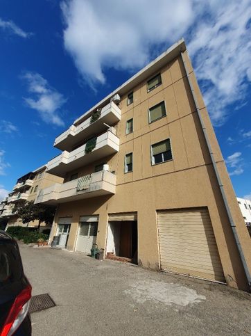 Appartamento in residenziale in Via Nazionale Archi 8