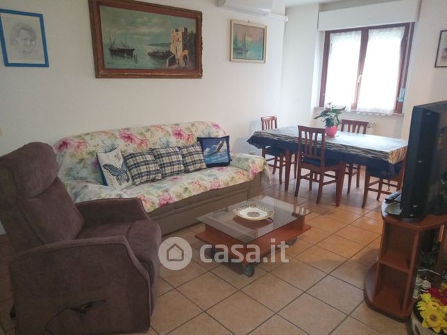 Appartamento in residenziale in Via dei Girasoli 38