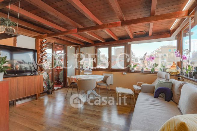 Appartamento in residenziale in Via Pausania