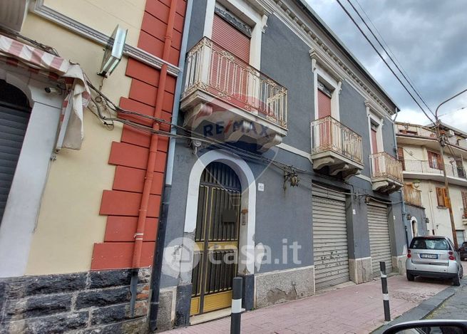 Casa indipendente in residenziale in Via Umberto 198