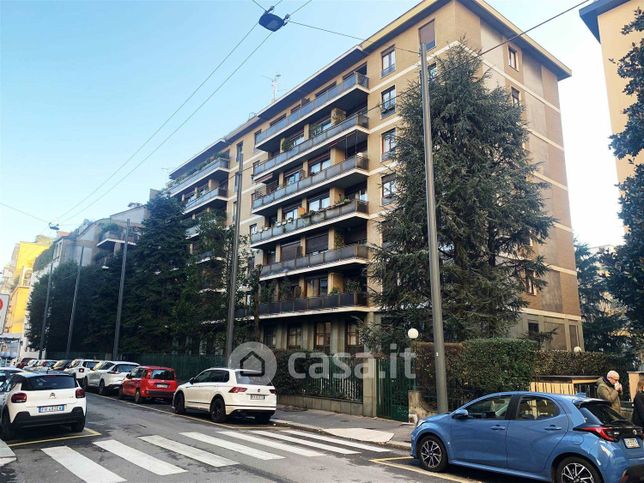 Garage/posto auto in residenziale in Via Giuseppe Broggi 8