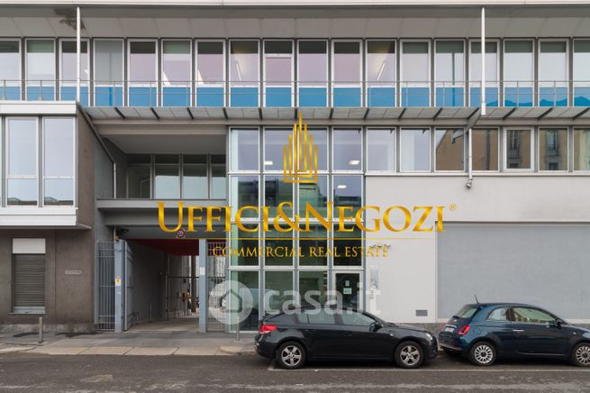 Ufficio in commerciale in Via Savona