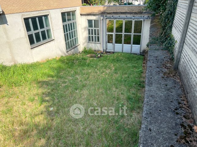 Capannone in commerciale in Via Prealpi