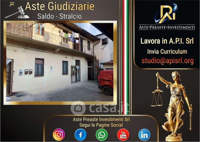 Appartamento in residenziale in Piazza Vitaliano Crivelli 10