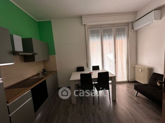 Appartamento in residenziale in Via Macedonio Melloni
