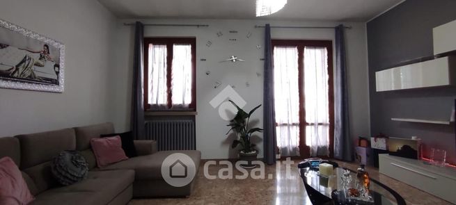 Appartamento in residenziale in Viale Goito 112