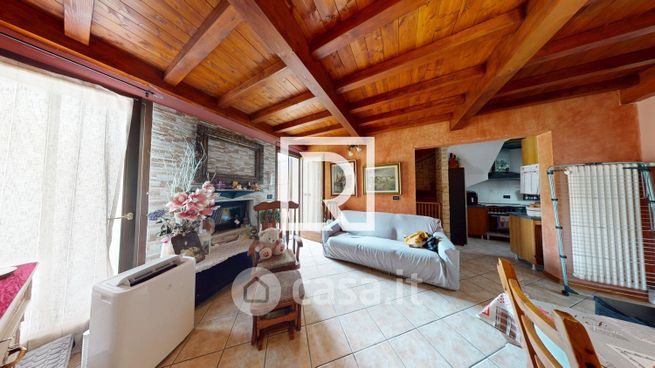 Villetta a schiera in residenziale in Via dell'Ariete 15