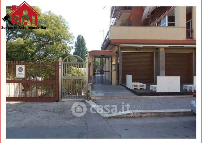 Negozio/locale commerciale in commerciale in Viale Manzoni 59