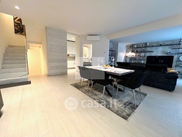 Casa bi/trifamiliare in residenziale in Via Guglielmo Marconi