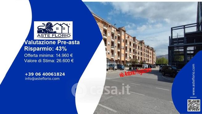 Box/posto auto in residenziale in Via Antonio Fogazzaro