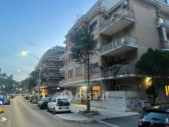 Box/posto auto in residenziale in Viale Appio Claudio 229