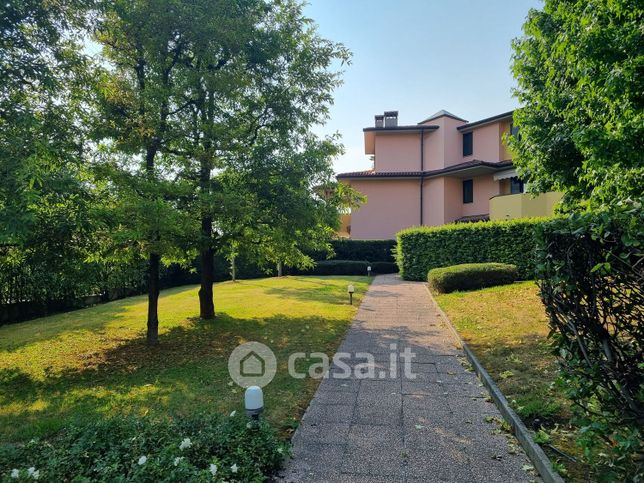 Appartamento in residenziale in Via Sale 23