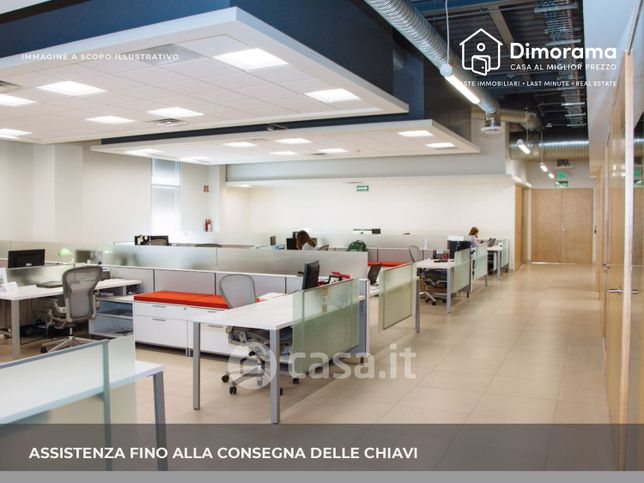 Ufficio in commerciale in Via Monteponi