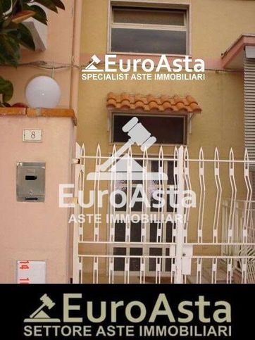Casa indipendente in residenziale in Via Mineo 8