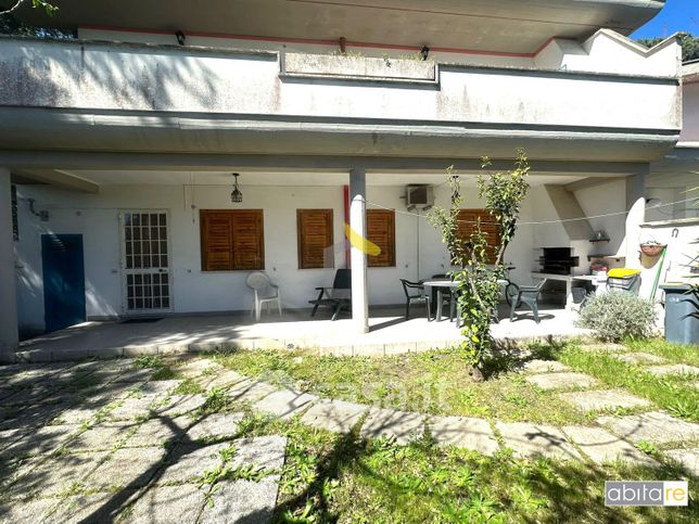 Appartamento in residenziale in Via dei Lecci 61