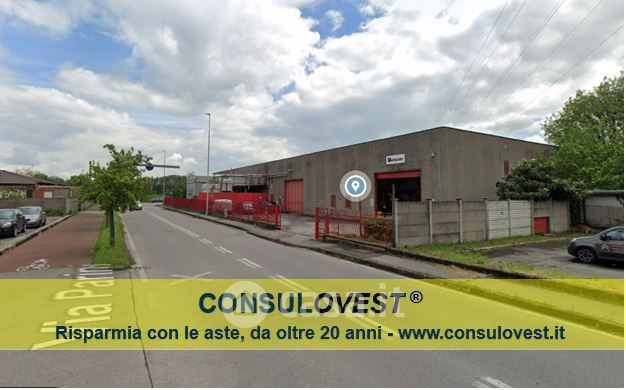 Capannone in commerciale in Via Parini 11