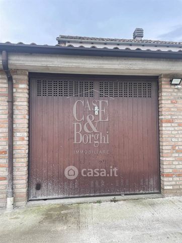 Box/posto auto in residenziale in Via San Francesco D'Assisi
