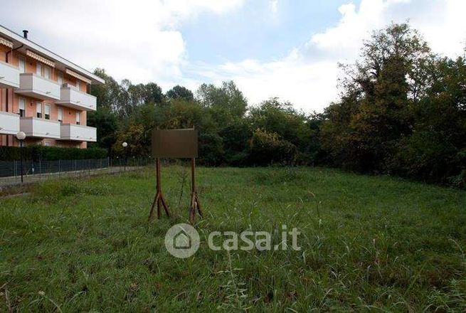 Terreno edificabile in residenziale in Via Giosuè Carducci