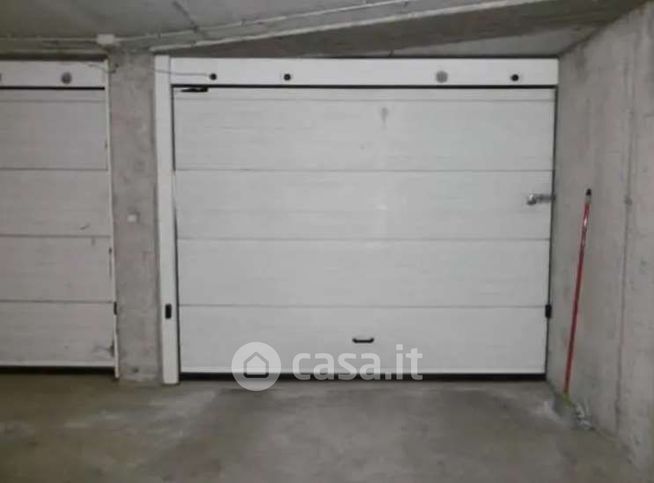 Box/posto auto in residenziale in Viale Verona