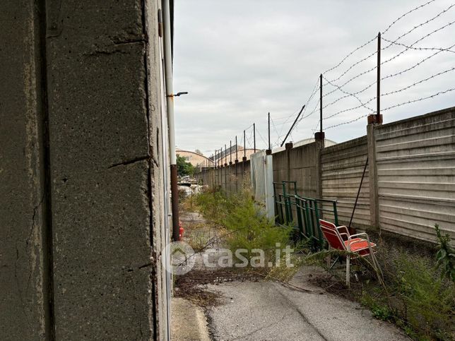 Capannone in commerciale in Viale Lombardia