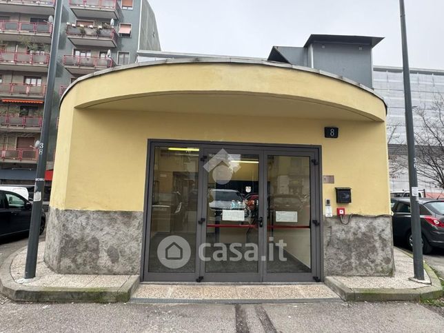 Garage/posto auto in residenziale in Viale Aretusa 8