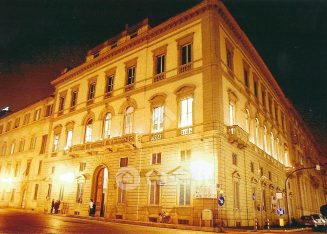 Ufficio in commerciale in Piazza Vittorio Veneto 1