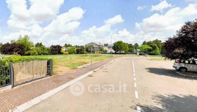 Terreno agricolo in commerciale in Via Casona