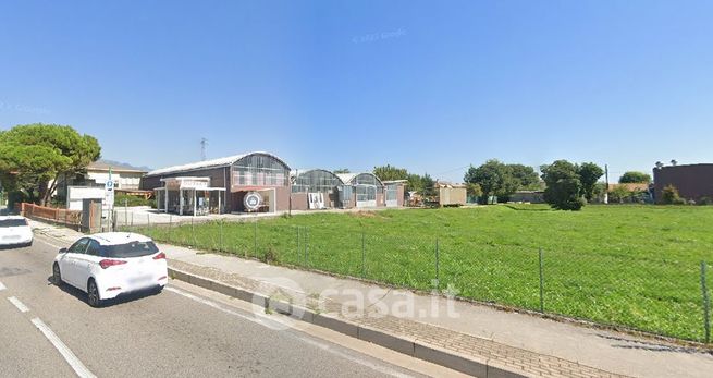 Capannone in commerciale in Via Rossano