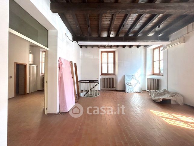 Ufficio in commerciale in Via Aldini 26